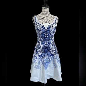 Karen Millen Blue White Floral Baroque Print Fit Flare Dress Sleeveless Size 6
